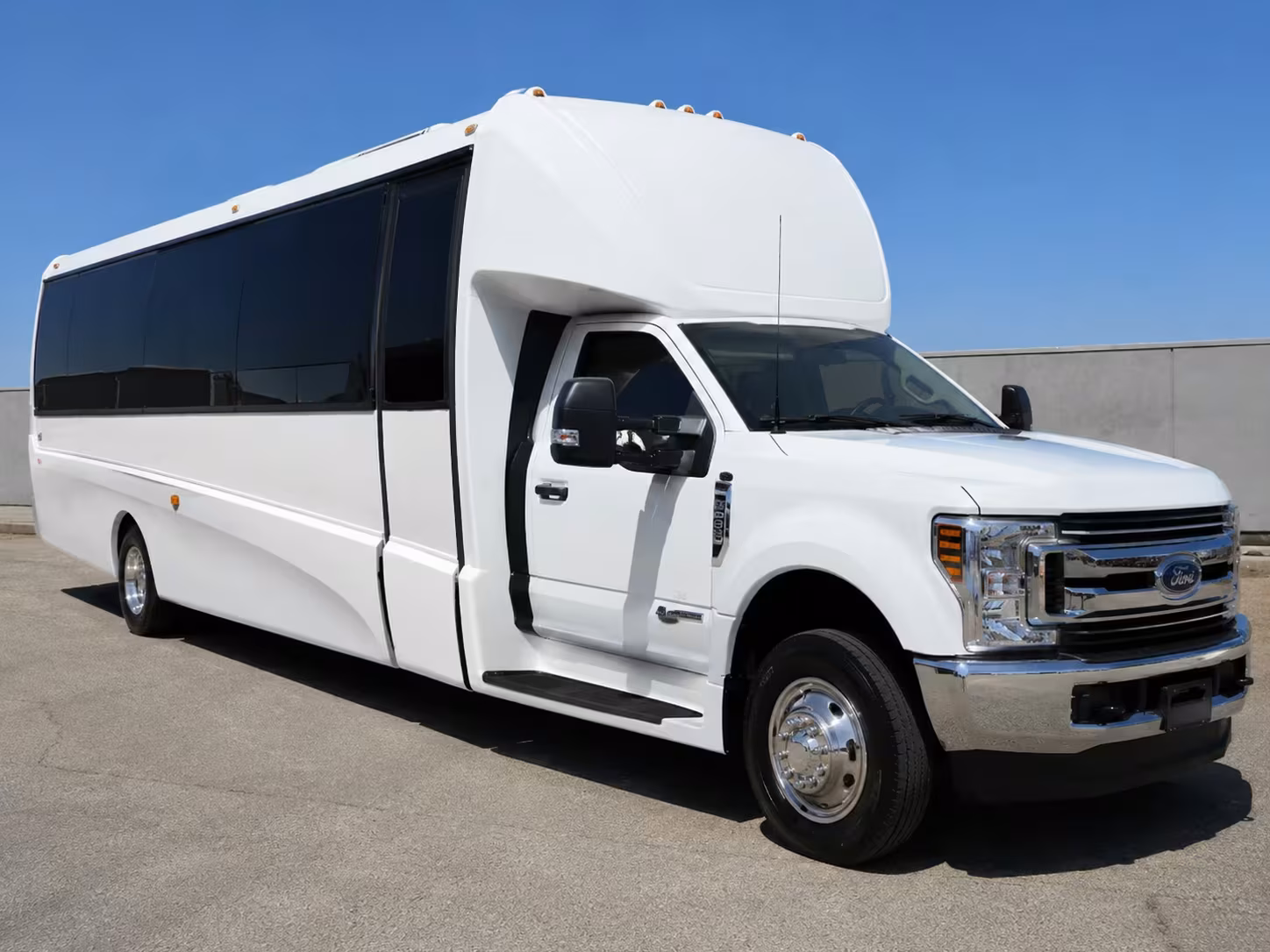 15 passenger minibus