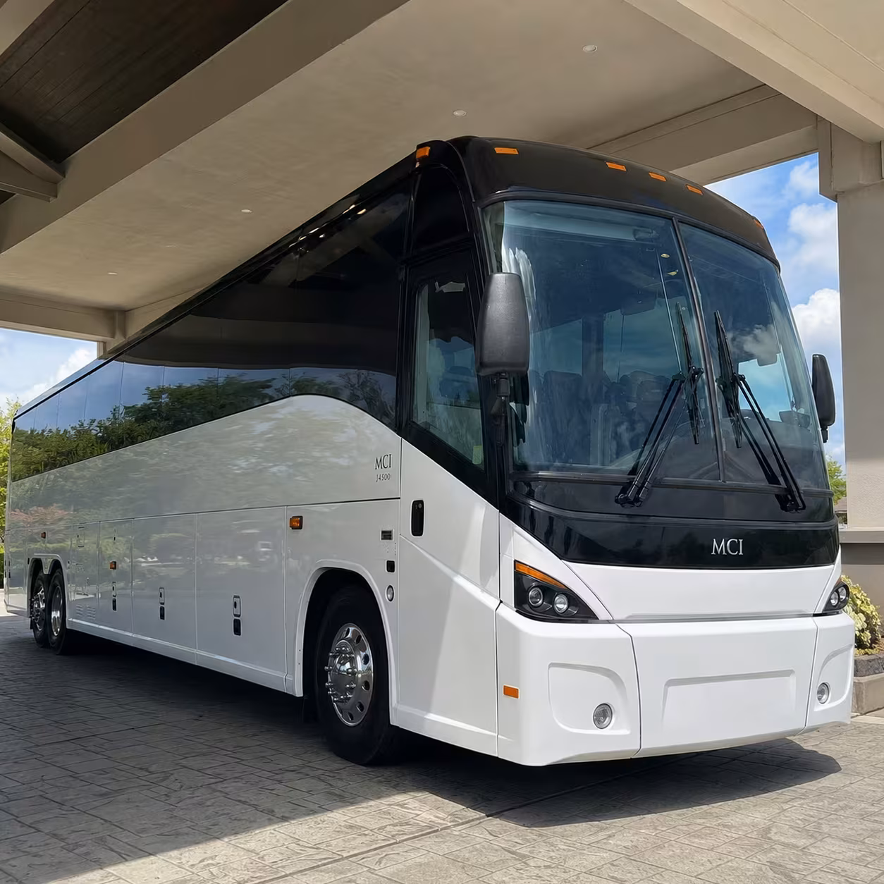 charter bus shuttles for detroit s municipal and government agencies