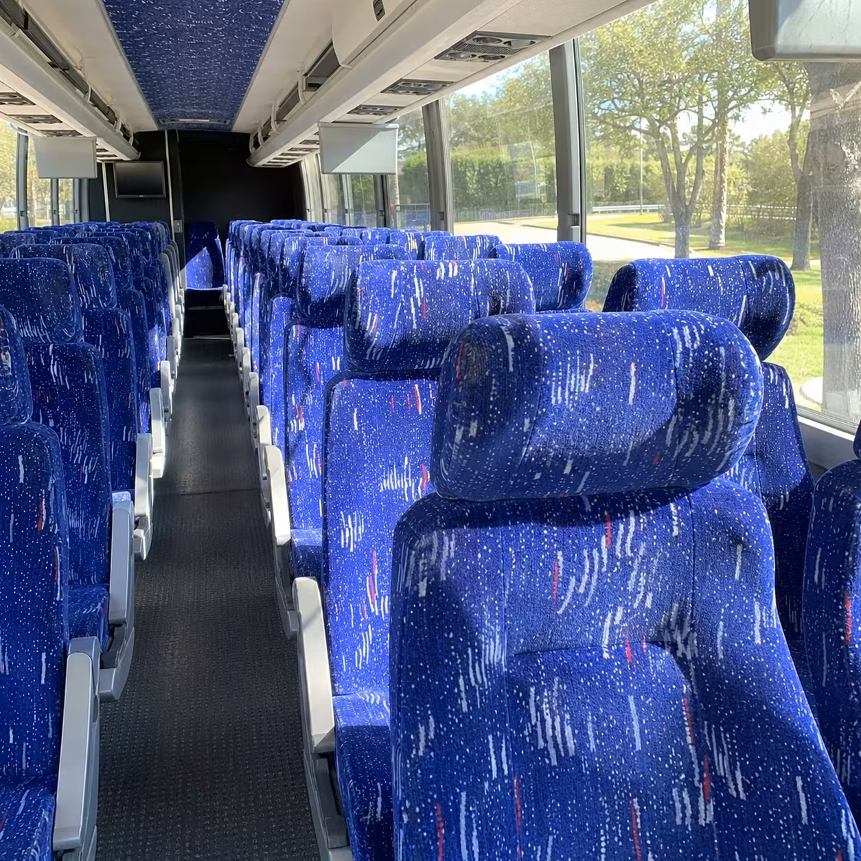 corporate charter bus rentals from detroit to regional conferences