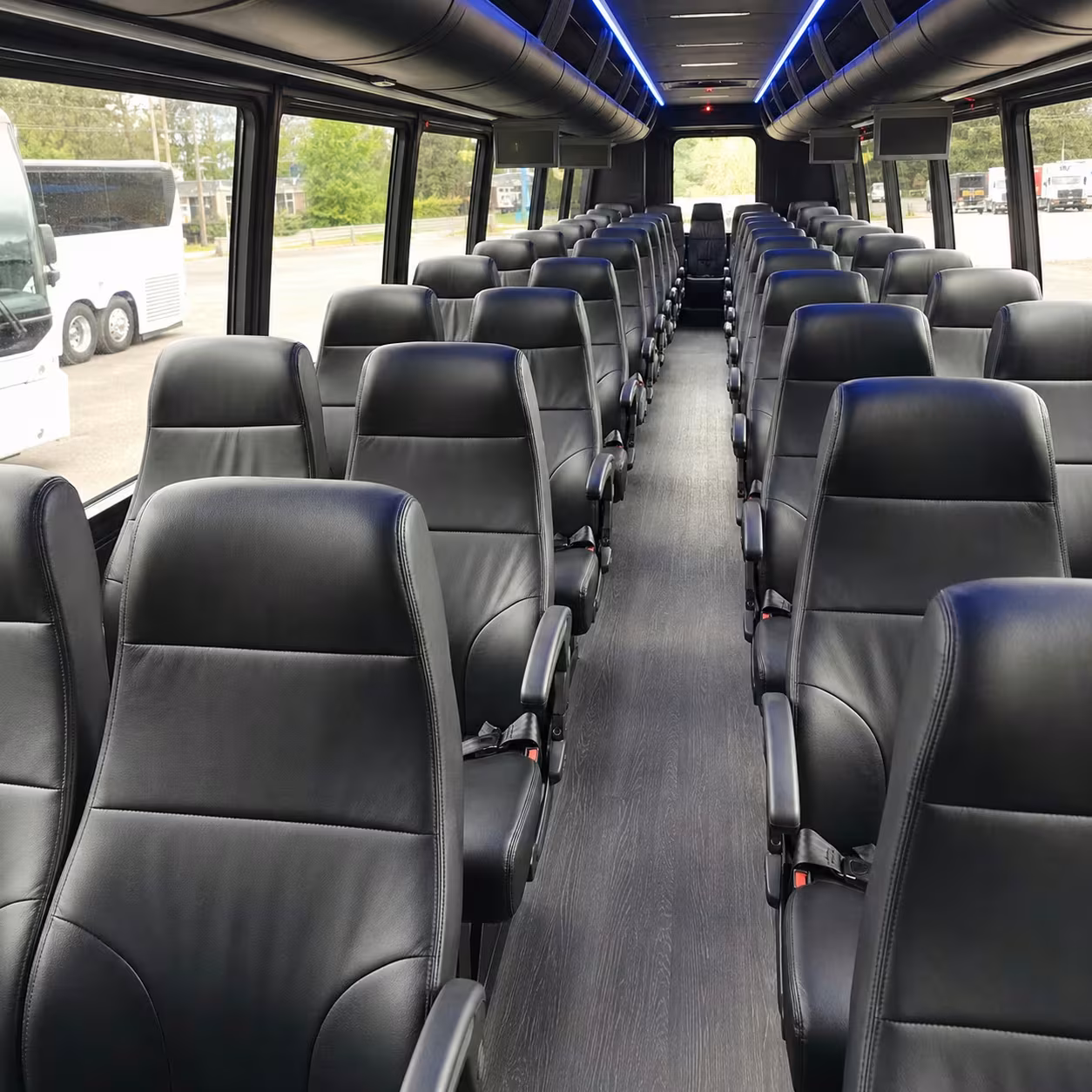 detroit 28 passenger minibus rental