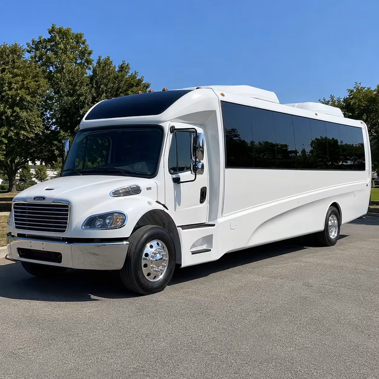 detroit 35 passenger minibus rental