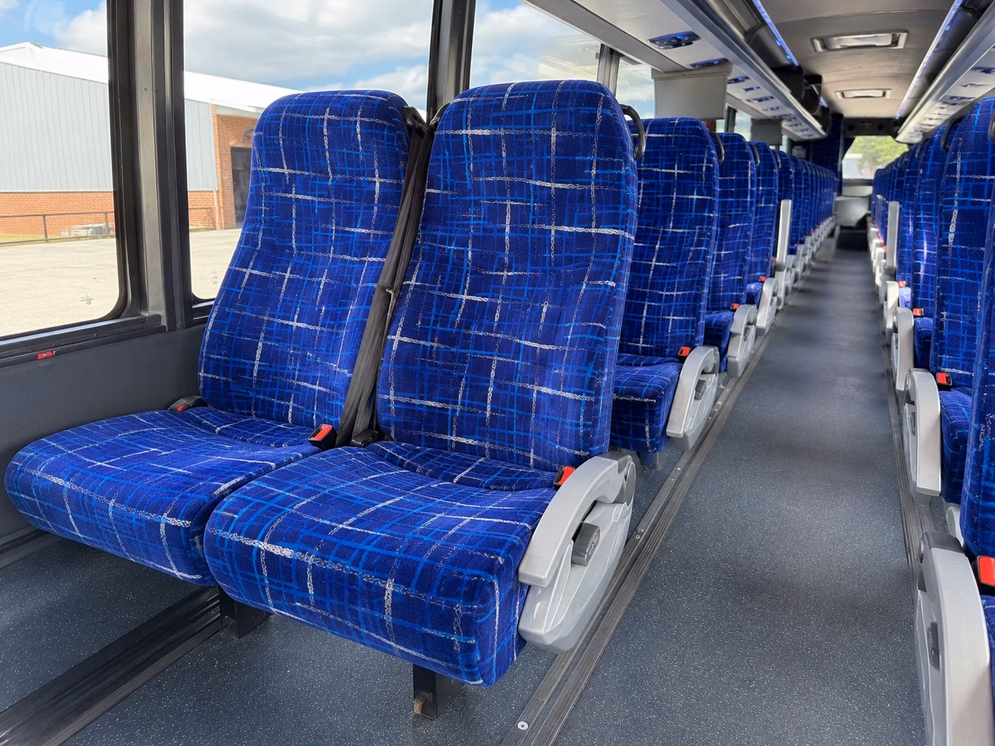 detroit charter bus rentals for lions tigers and red wings games