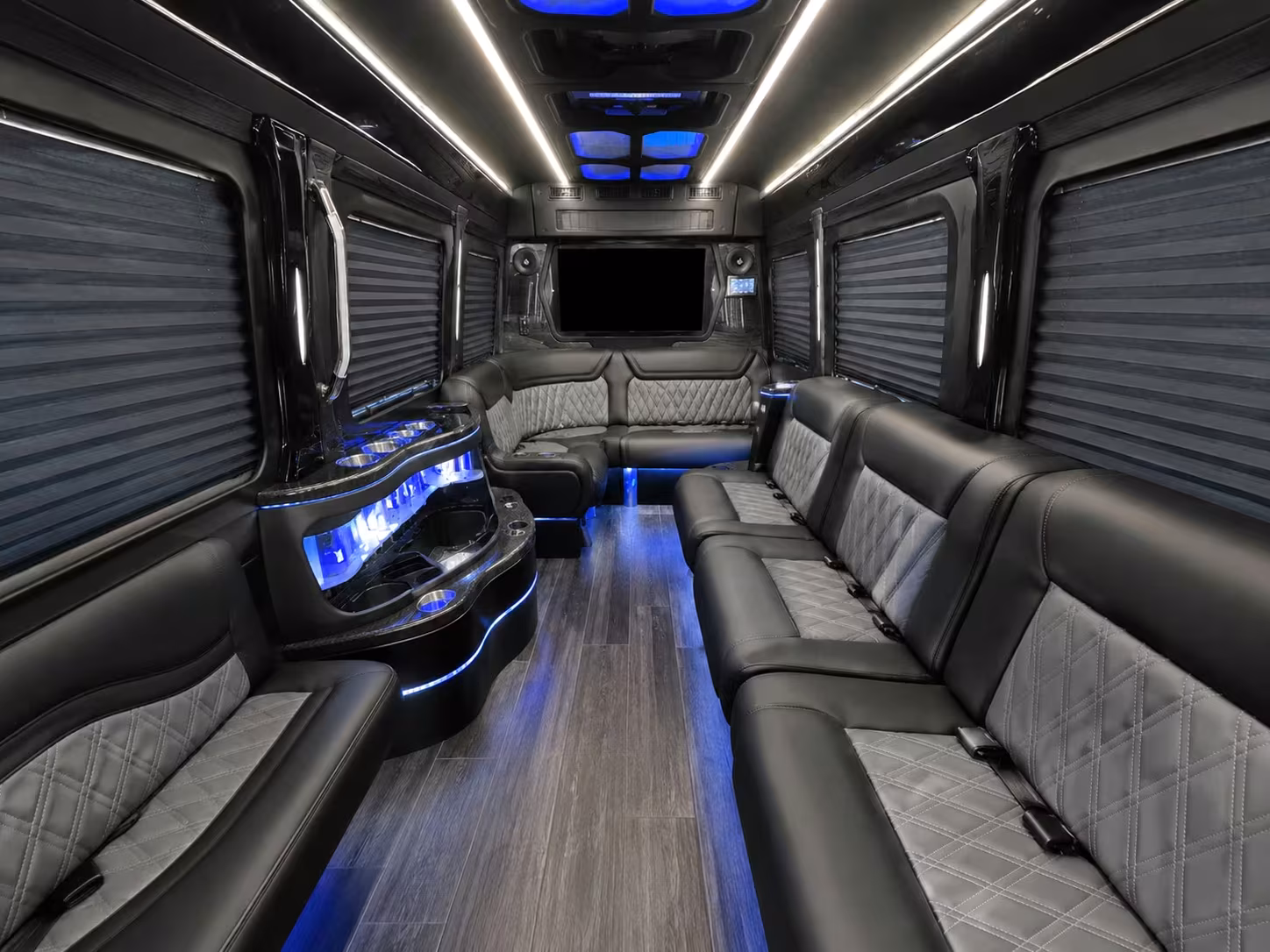 detroit shuttle buses to dtw airport and midwest business hubs