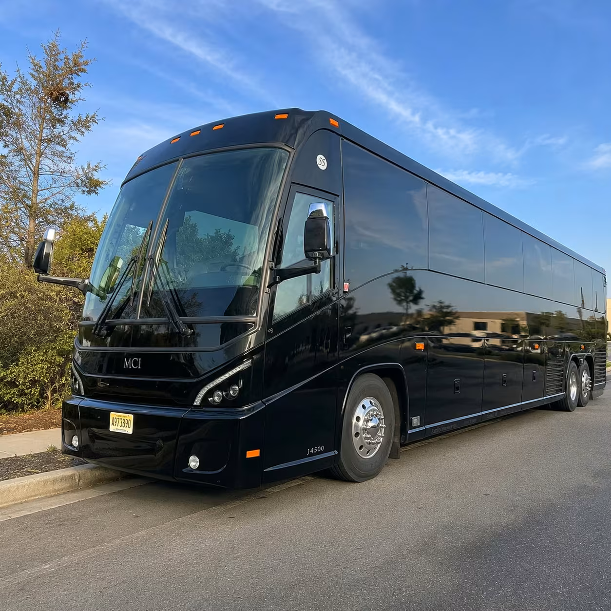 detroit sports fan charter bus rentals from dtw to the stadiums
