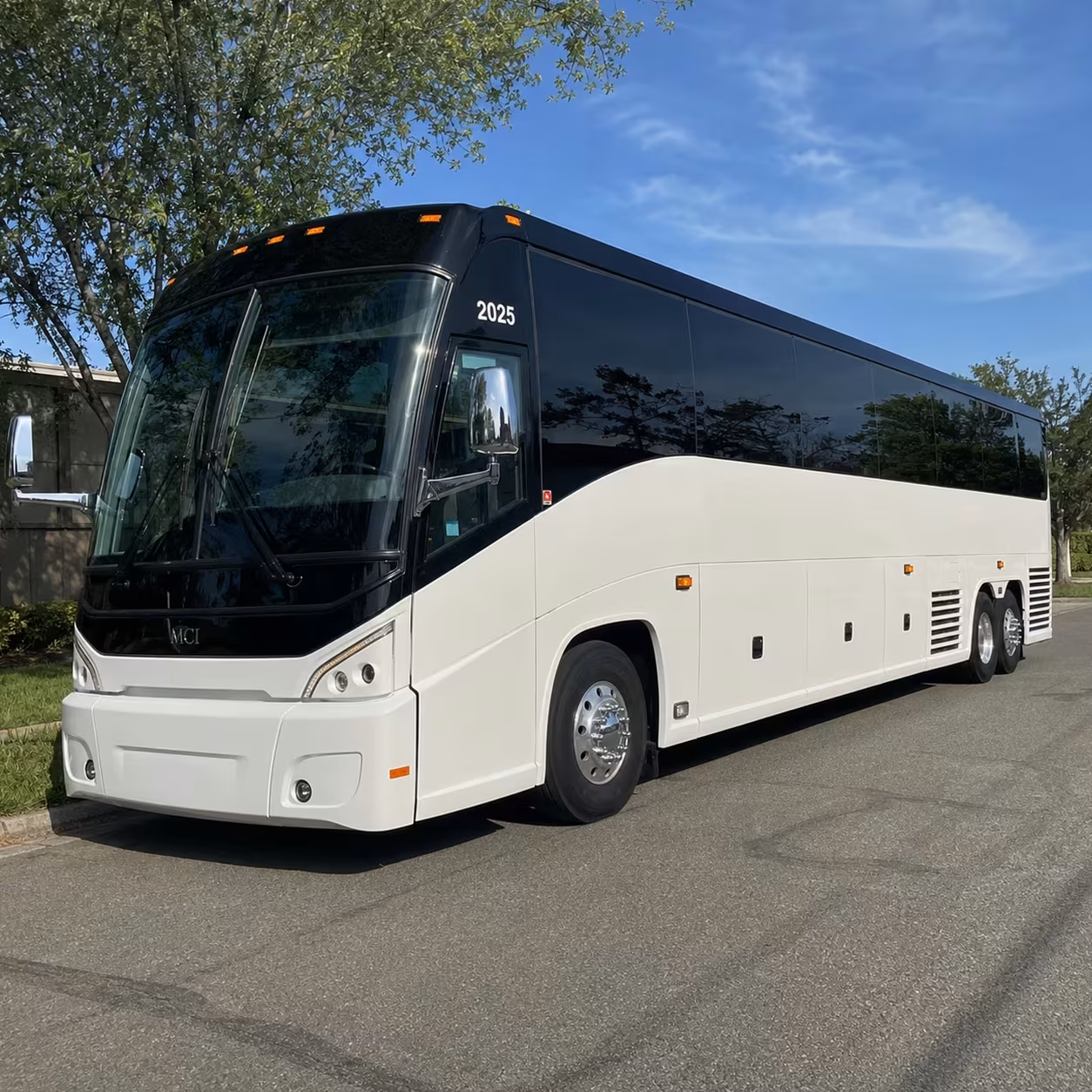 detroit to ann arbor charter bus rentals for michigan football