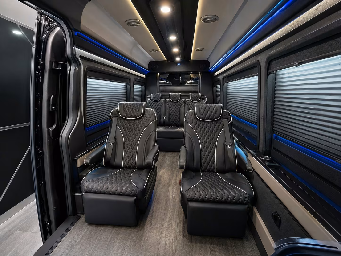 detroit wedding guest shuttle buses from dtw airport