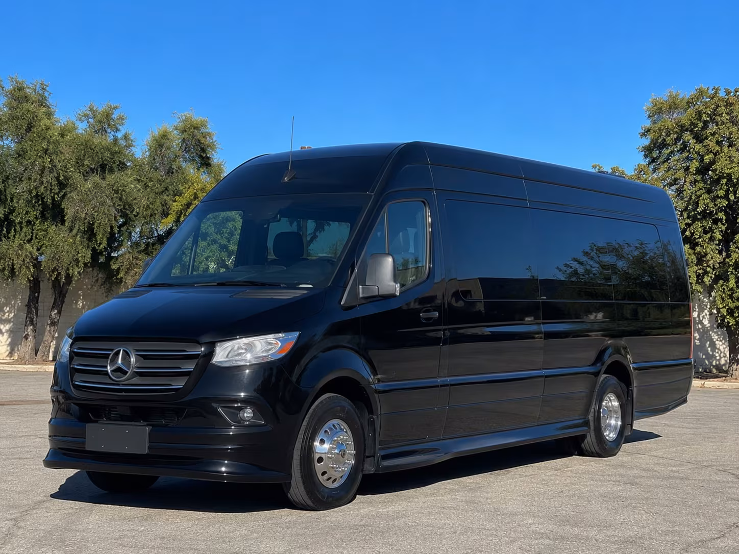 transportation serving detroit and nearby cities
